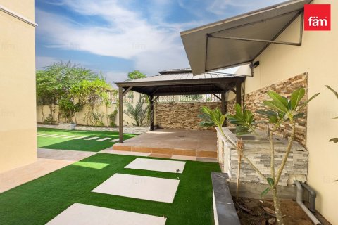 Villa itt: Dubai, EAE, 4 hálószoba, 457.2 m², azonosító: 652223 - fénykép 28