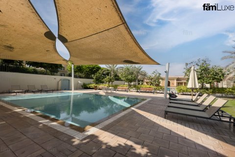 Villa in Dubai, UAE 4 bedrooms, 457.2 sq.m. № 652223 - photo 15