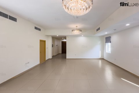 Villa in Dubai, UAE 4 bedrooms, 457.2 sq.m. № 652223 - photo 28