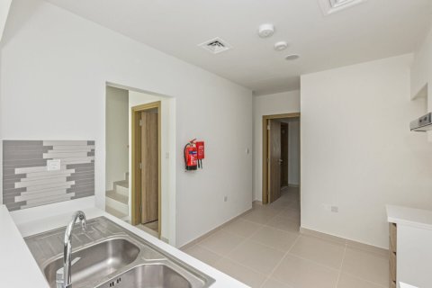 Casa urbana para arrendamento em Dubai Land, Dubai, EAU 2 quartos, 161 m2 № 703080 - foto 18
