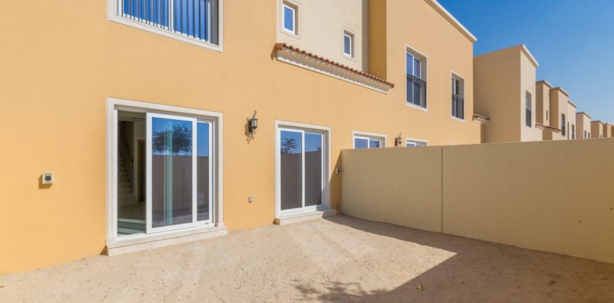 Casa urbana em Dubai Land, Dubai, EAU 2 quartos, 161 m2 № 703080