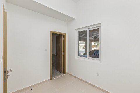 Casa urbana para arrendamento em Dubai Land, Dubai, EAU 2 quartos, 161 m2 № 703080 - foto 15