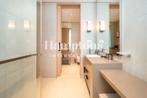 דירה ב Jumeirah Beach Residence, Dubai, איחוד האמירויות 2 חדרי שינה, 137.589 מ