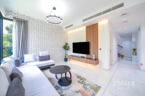 Villa te koop in Dubai Hills Estate, Dubai, VAE 4 slaapkamers, 229 vr.m., nr 649726 - foto 1