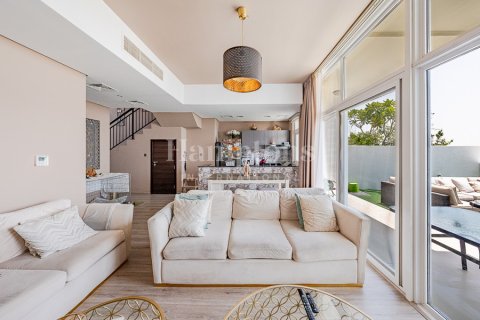 Dubai, संयुक्त अरब अमीरात में टाउनहाउस, 3 बेडरूम, 174.82 वर्ग मीटर, संख्या 652488 - फ़ोटो 5