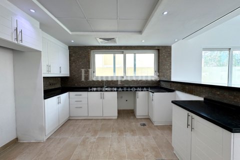 Huvila Jumeirah Park, Dubai, Arabiemiraatit 4 makuuhuonetta, 538.85969672 m2 № 697162 - kuva 7