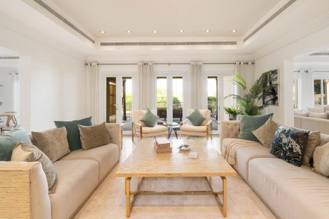 ویلا برای اجاره در Meadows، Dubai، امارات متحده عربی 6 خوابه ، 815.32 متر مربع ، شماره 750785 - تصویر 3