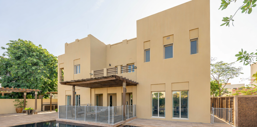 ویلا در Meadows، Dubai ، امارات متحده عربی 6 خوابه ، 815.32 متر مربع.  شماره 750785