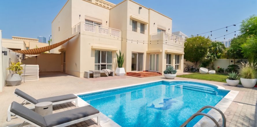 Villa i Al Wasl, Dubai, UAE 6 sovrum, 628 kvm Nr. 734181