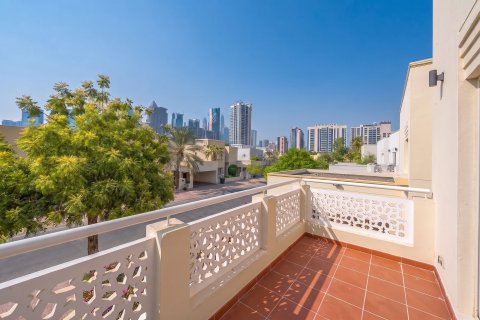 Villa till försäljning i Al Wasl, Dubai, UAE 6 sovrum, 628 kvm Nr. 734181 - fotografi 12