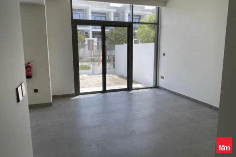 Dubai, BAE’de kiralık townhouse 3 yatak odası, 145.4 m² No 679050 - fotoğraf 1