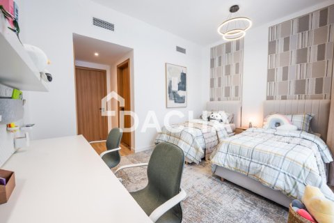 Řadový dům v Dubai Investment Park, SAE 4 ložnice, 87 m² Č.: 706588 - fotografie 6