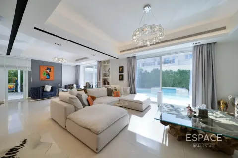 Villa til salg i Arabian Ranches, Dubai, UAE 5 soveværelser, 418 kvm № 738029 - foto 2