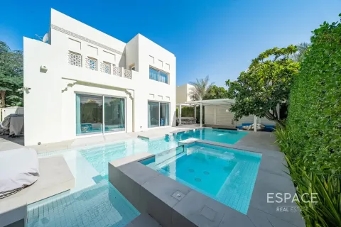 Villa til salg i Arabian Ranches, Dubai, UAE 5 soveværelser, 418 kvm № 738029 - foto 1