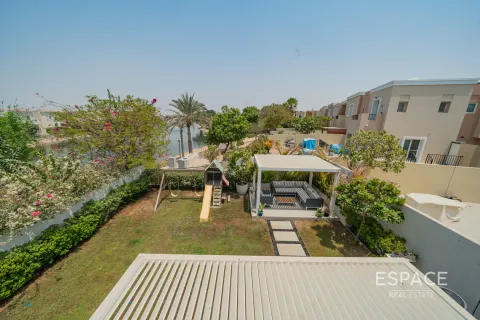 Βίλα σε Arabian Ranches, Dubai, ΗΑΕ 3 υπνοδωμάτια, 226 τ.μ. Αρ. 649532 - φωτογραφία 17