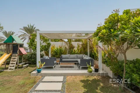 Βίλα σε Arabian Ranches, Dubai, ΗΑΕ 3 υπνοδωμάτια, 226 τ.μ. Αρ. 649532 - φωτογραφία 16