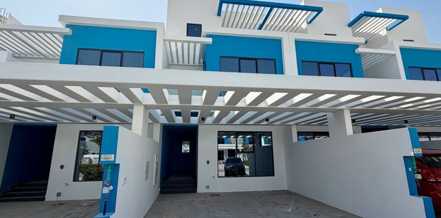 Kaupunkipientalo Dubai, Arabiemiraatit 5 makuuhuonetta, 144 m2 № 633914