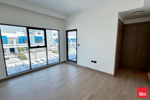 Kaupunkipientalo Dubai, Arabiemiraatit 5 makuuhuonetta, 144 m2 № 633914 - kuva 14