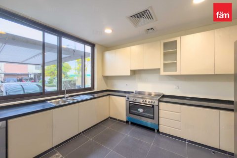 Вилла Дубай, БАӘ-да 3 жатын бөлмелер, 326.8 м² № 696958 - фото 8