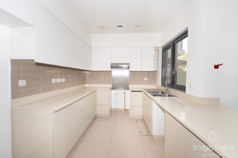 Villa para arrendamento em Dubai Hills Estate, Dubai, EAU 4 quartos, 271 m2 № 697398 - foto 6