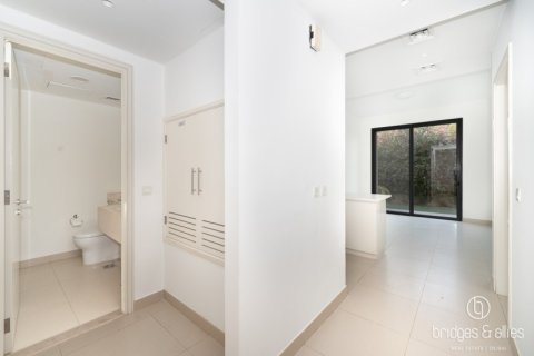 Villa para arrendamento em Dubai Hills Estate, Dubai, EAU 4 quartos, 271 m2 № 697398 - foto 18