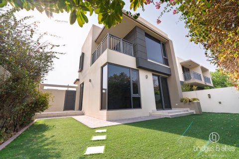 Villa para arrendamento em Dubai Hills Estate, Dubai, EAU 4 quartos, 271 m2 № 697398 - foto 3