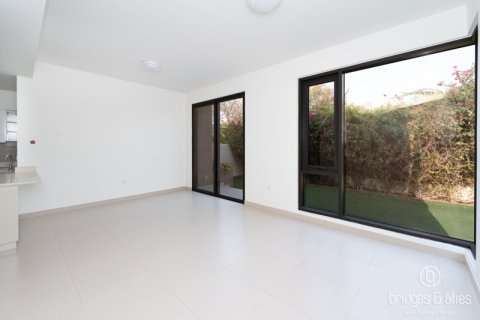 Villa para arrendamento em Dubai Hills Estate, Dubai, EAU 4 quartos, 271 m2 № 697398 - foto 8