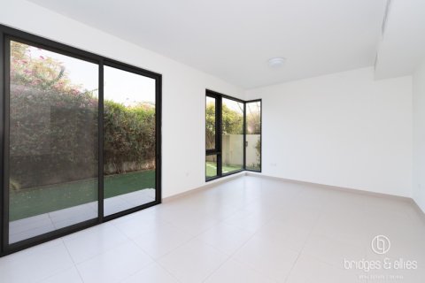 Villa para arrendamento em Dubai Hills Estate, Dubai, EAU 4 quartos, 271 m2 № 697398 - foto 9