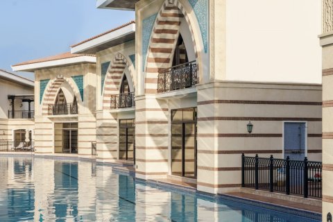 Villa in Palm Jumeirah, Dubai, UAE 5 bedrooms, 413 sq.m. № 631285 - photo 4