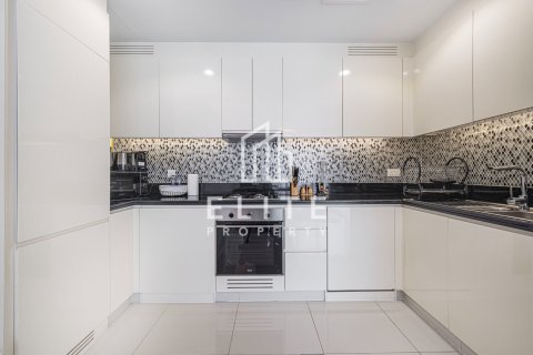 Apartmen di Business Bay, Dubai, UAE 1 bilik tidur, 83 meter persegi № 741395 - foto 18