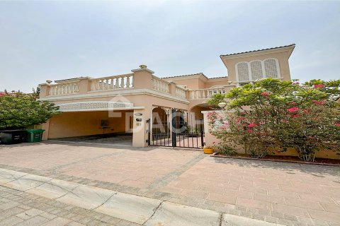 Huvila Jumeirah Village Circle, Dubai, Arabiemiraatit 2 makuuhuonetta, 726 m2 № 710383