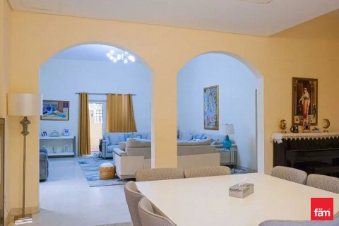 Villa in Dubai, UAE 5 bedrooms, 674 sq.m. № 648000 - photo 9