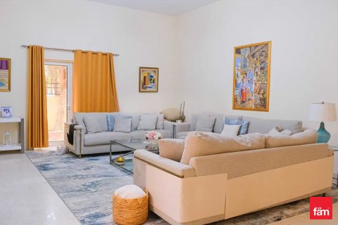 Villa in Dubai, UAE 5 bedrooms, 674 sq.m. № 648000 - photo 3