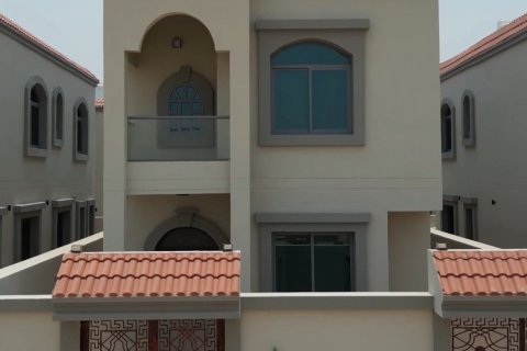 Vila v Ajman, SAE 4 ložnice, 243 m² Č.: 689756 - fotografie 1