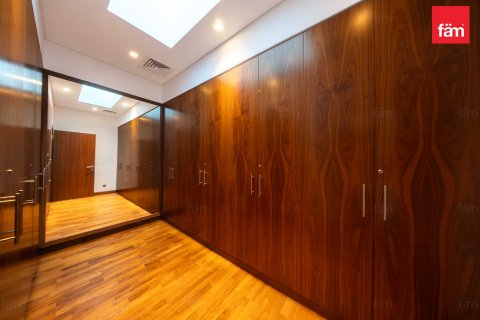 Villa en alquiler en Dubai, EAU 6 dormitorios, 900 m2 № 698929 - foto 28