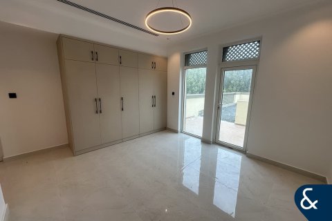 Vila v Jumeirah Park, Dubai, SAE 3 spálne, 510 m2 č. 670978 - Fotografia 11