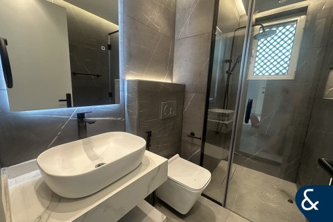 Vila v Jumeirah Park, Dubai, SAE 3 spálne, 510 m2 č. 670978 - Fotografia 12