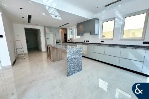 Vila v Jumeirah Park, Dubai, SAE 3 spálne, 510 m2 č. 670978 - Fotografia 3