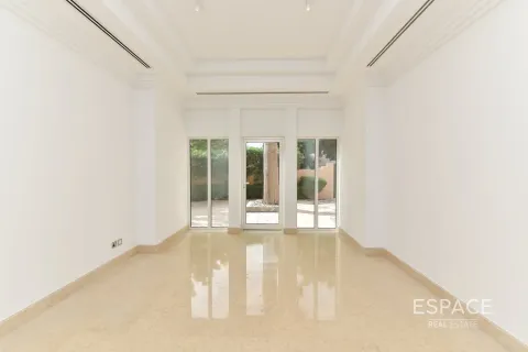 Villa para venda em Arabian Ranches, Dubai, EAU 7 quartos, 2044 m2 № 649680 - foto 11