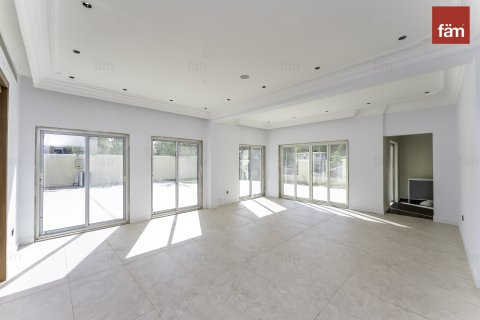 Villa te koop in Dubai, VAE 5 slaapkamers, 634.4 vr.m., nr 661829 - foto 2