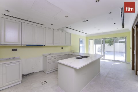 Villa te koop in Dubai, VAE 5 slaapkamers, 634.4 vr.m., nr 661829 - foto 4