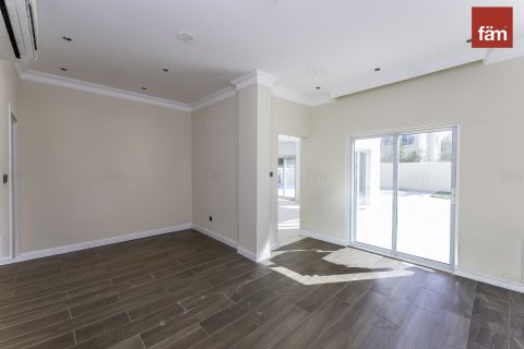 Villa te koop in Dubai, VAE 5 slaapkamers, 634.4 vr.m., nr 661829 - foto 7