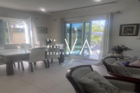 Vila v Dubai, SAE 4 ložnice, 274.98 m² Č.: 637685 - fotografie 1