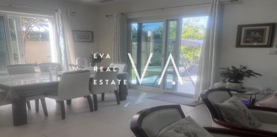 Vila v Dubai, SAE 4 ložnice, 274.98 m² Č.: 637685