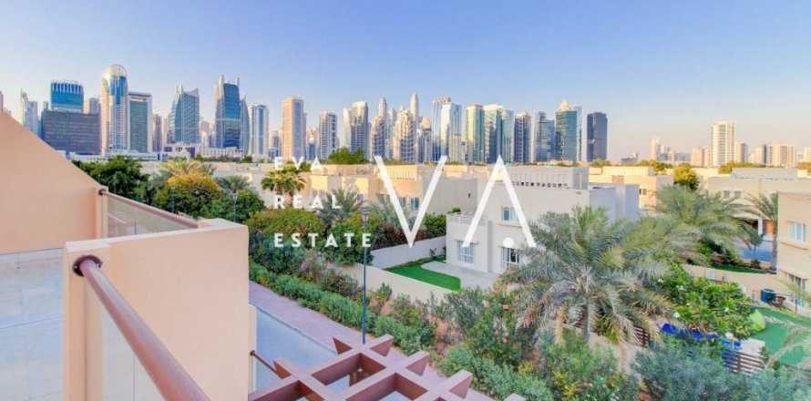 阿联酋 Dubai Jumeirah 联排别墅 4 卧, 216 平方米 , 编号 637684