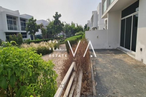 Shtëpi në qytet në Dubai, Emiratet e Bashkuara Arabe 3 dhoma gjumi, 348.28 m2. № 637679 - Foto 6