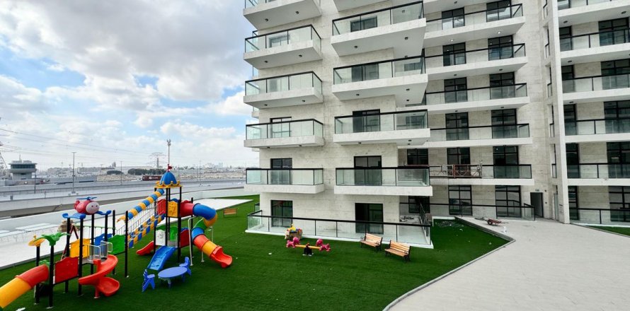 Apartment in Al Furjan, Dubai, UAE 2 bedrooms, 101 sq.m. № 668764