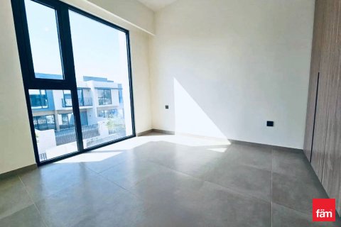 Зняти в оренду віллу в Дубай, ОАЕ 3 спальні, 174м2, № 668761 - фото 1