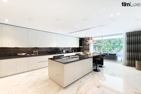 Villa in Dubai, UAE 4 bedrooms, 689.9 sq.m. № 709854 - photo 6