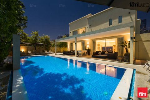 Βίλα σε Dubai, ΗΑΕ 4 υπνοδωμάτια, 689.9 τ.μ. Αρ. 709854